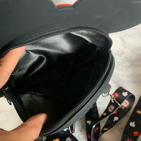 Mouse Silicone Crossbody/ backpack Bag - Picture 4 of 10